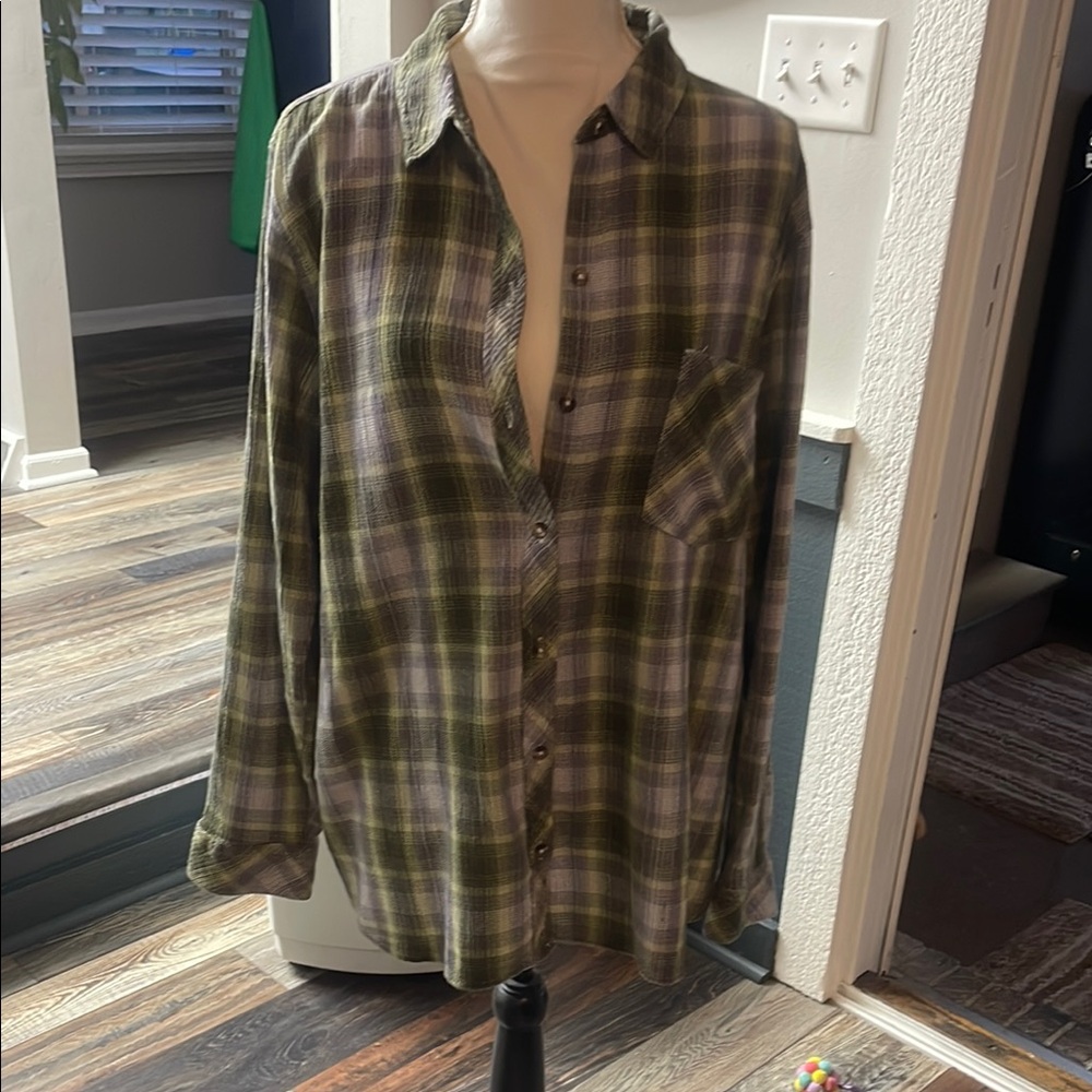 Green Plaid Button-Up Shirt